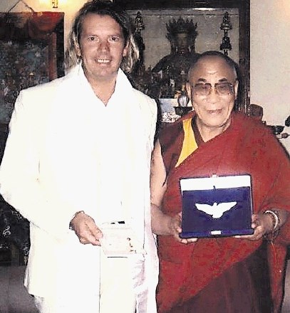 Sprejem pri dalajlami v  Indiji v templju v Dhalamshari