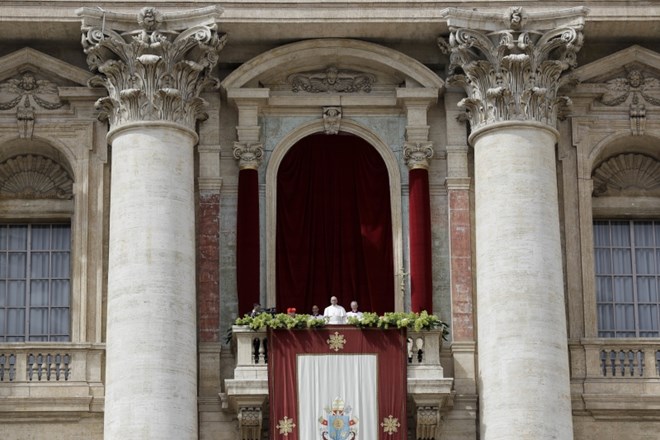 #foto Papež Frančišek podelil blagoslov mestu in svetu
