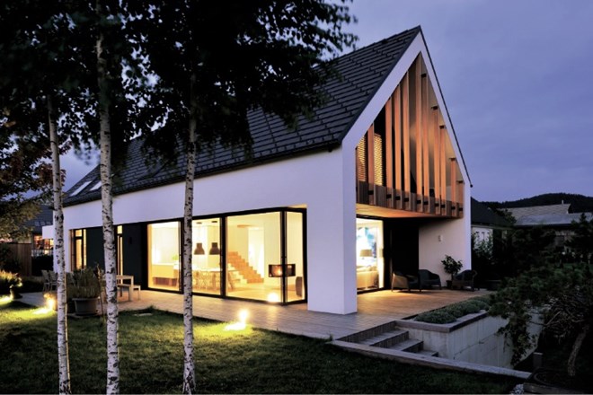 Hiša LHM stoji v okolici Cerknice, Studio 7/2013, arhitektura Marjeta Černe, Lutz Kucher, termin ogleda 14. april 2018 ob 11....