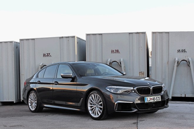 BMW serije 5 v različici M550d je avtomobil, ki dobesedno nima slabe točke in navduši v vseh pogledih.