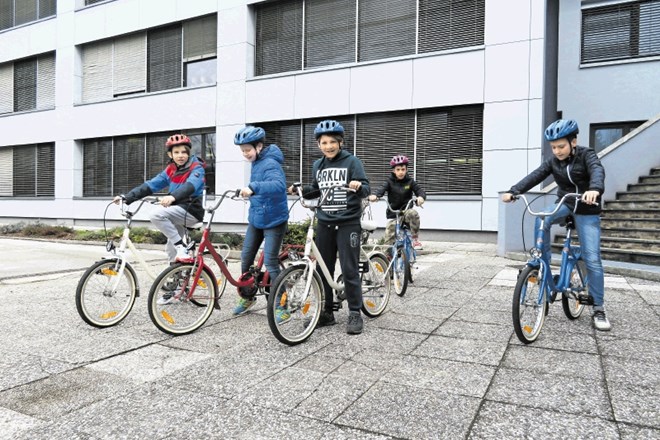 Radovljiški petošolci so s pravili kolesarjenja zelo dobro seznanjeni.
