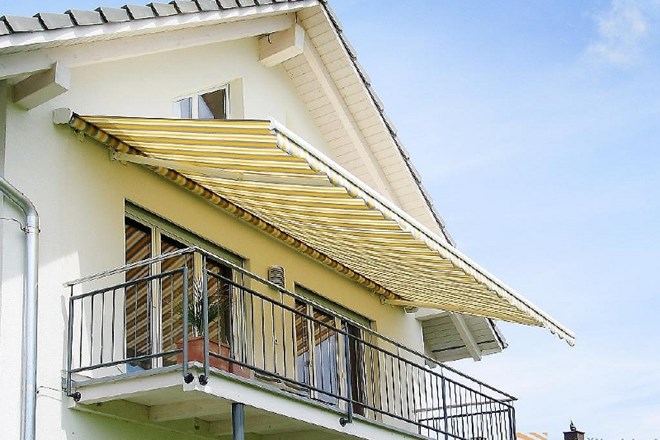 Individualne rešitve senčenja in zaščite balkonov, teras in drugih površin s tendami