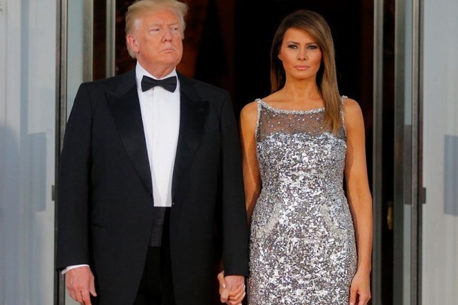 Donald in Melania Trump (v Chanelovi obleki)