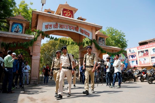 Močno zastražen zapor v kraju Jodhpur, kjer je bil od septembra 2013 priprt Asaram Bapu.