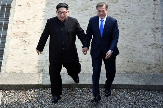 #foto #video Korejski vrh: Zgodovinski korak k  miru na eksplozivnem polotoku