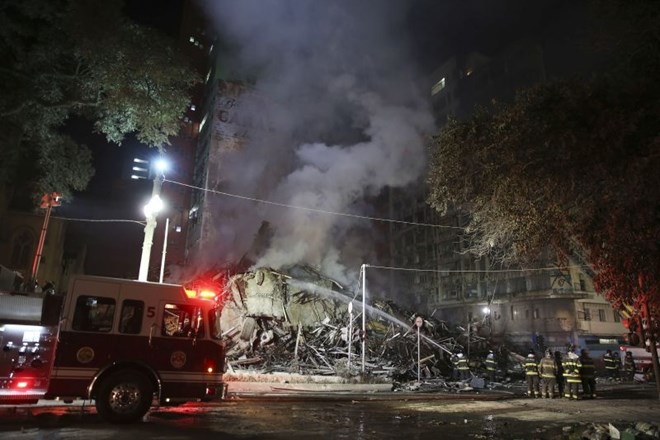 #foto V brazilskem Sao Paulu požar in zrušenje stolpnice