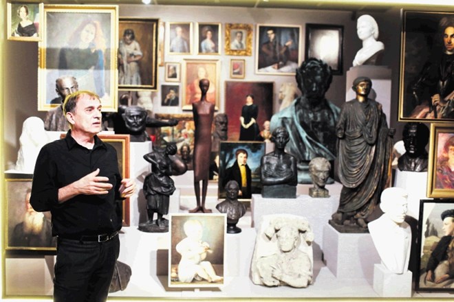 Na začetku razstave obiskovalca pozdravijo slikarske in kiparske upodobitve bolj ali manj znanih Ljubljančanov, je povedal...