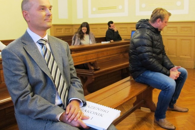 ﻿Boštjan Brumen, Davor Račič, na okrožnem sodišču v Mariboru.