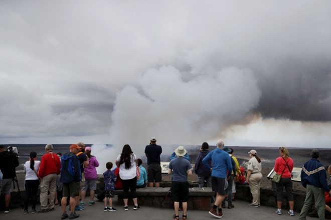 Havajski vulkan se še ne umirja, uničenih skoraj 40 objektov 