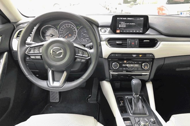 Mazda 6 sport combi in Opel Insignia sports tourer: Karavana, ki še najmanj stavita na svoja prtljažnika