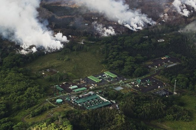 #foto #video Havajski vulkan začel bruhati pepel 