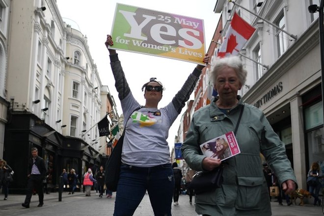 Irci v petek na referendum o splavu