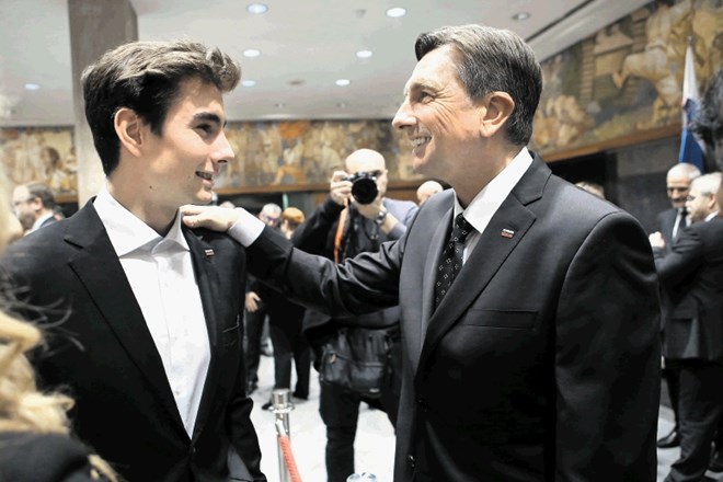 Predsednik Borut Pahor je hormone sreče sproščal na maratonu v Radencih, njegov sin Luka pa je menda srečen z novo izbranko.