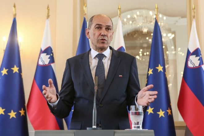 »V SDS je veliko ljudi, ki bodo v prihodnjih letih vodili slovenske vlade. Nisem edina opcija,« je izjavil predsednik SDS...