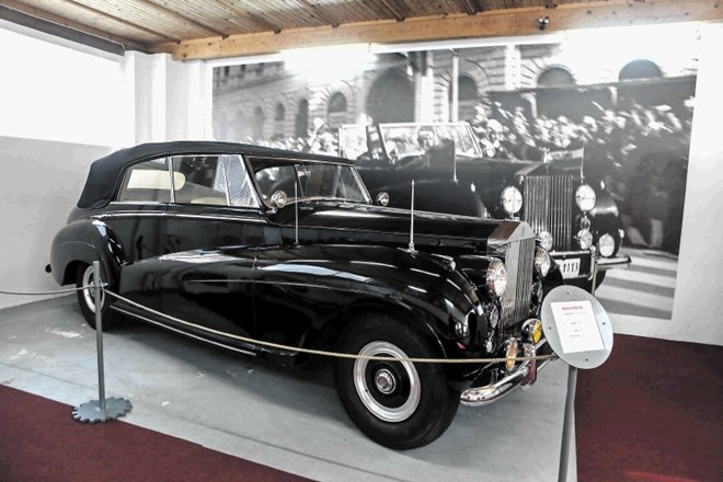 Rolls-roycea silver wrath iz leta 1952   je Titu podarila Republika Slovenija.