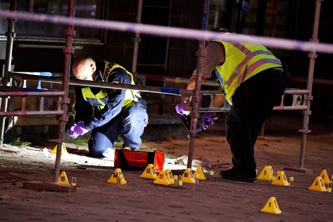 V streljanju v Malmöju trije mrtvi, še trije ranjeni 