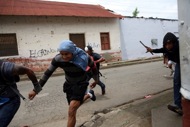 Nikaragovske varnostne sile začele ofenzivo na opozicijsko trdnjavo