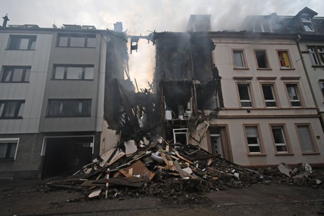 V nemškem Wuppertalu v eksploziji v stavbi več huje ranjenih