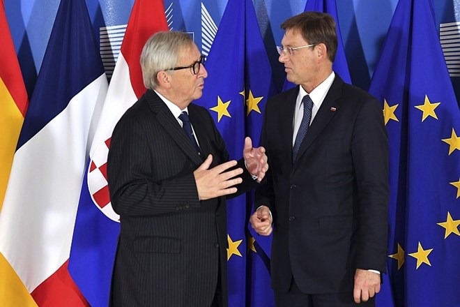 Slovenski premier Miro Cerar (desno) in predsednik Evropske komisije Jean-Claude Juncker