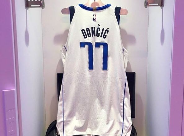 Košarkarskega prvaka Luko Dončića so prejšnji teden tudi uradno povabili v ameriško košarkarsko ligo NBA, kjer bo član kluba...