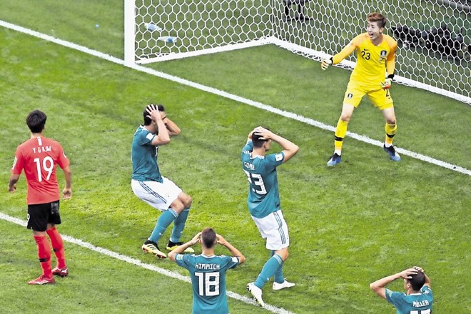 Nemški nogometaši imajo razlog, da se držijo za glavo, saj so prvič v zgodovini svetovnih prvenstev izpadli v skupinskem delu...