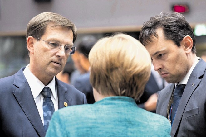 Odhajajoči premier Miro Cerar (levo) je zavrnil možnost dvostranskega dogovora, s katerim bi  Nemčija v Slovenijo lahko...