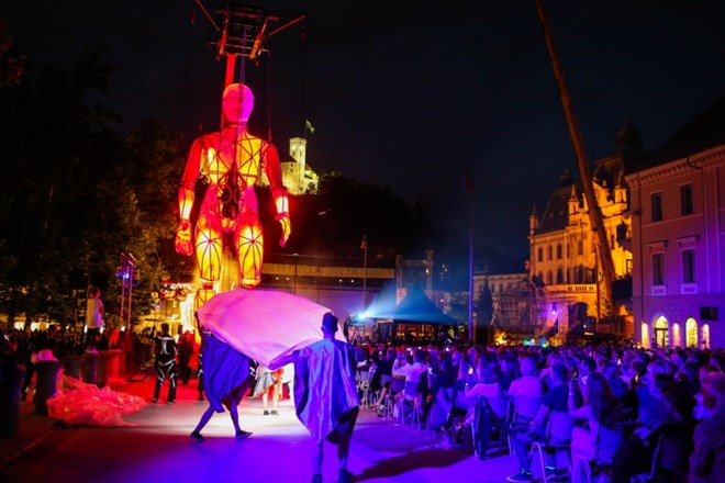 #foto #video Otvoritev Festivala Ljubljana s spektakularno predstavo, posvečeno raziskovalcu Magellanu 