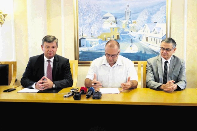 Minister Peter Gašperšič, župan Franc Jerič in član Darsove uprave Vili Žavrlan (od leve proti desni) verjamejo, da bodo...