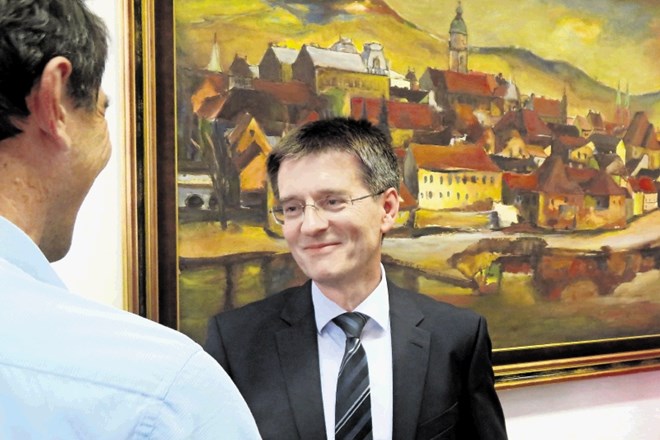 Novi rektor Zdravko Kačič bo moral v svoji prorektorski ekipi imeti tudi Lučko Lorber.