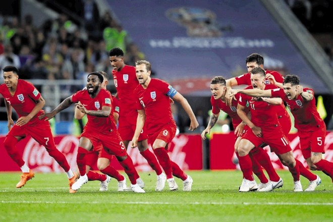 Anglija je v četrtem poskusu prvič dobila tekmo na svetovnem prvenstvu po enajstmetrovkah.