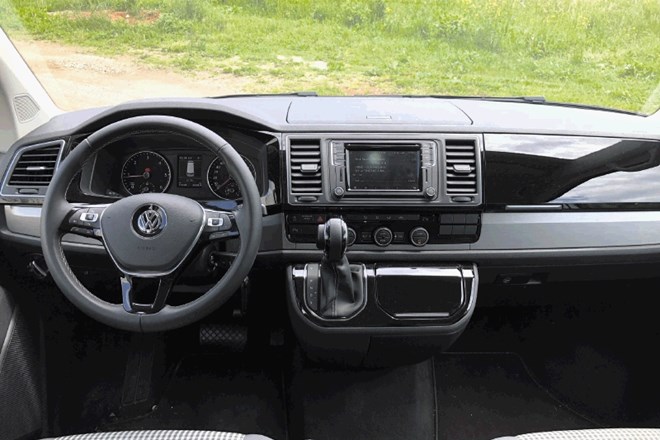 Volkswagen multivan in Opel vivaro tourer: Ko prostora zlepa ne zmanjka