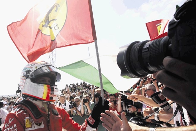 Nemški dirkač Sebastian Vettel je na angleških tleh dosegel že svojo 51. zmago v formuli 1.