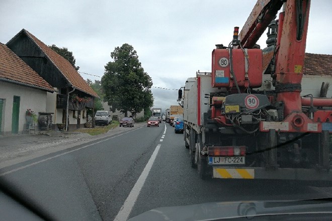 Gneča na cesti Šentrupert - Ljubljana