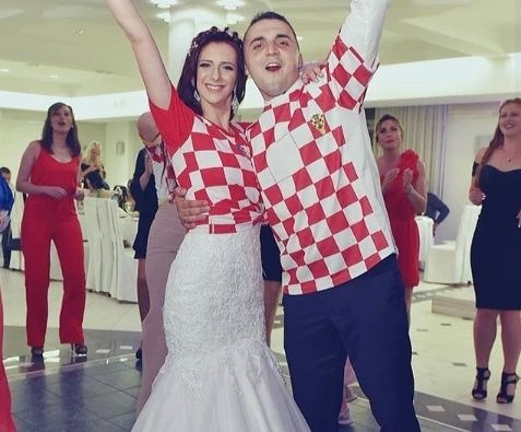 Hrvaški nogometni navijači svojo vlogo jemljejo resno in obvezen ogled tekme seveda ne zadostuje. Hrvati z motivi svojega...