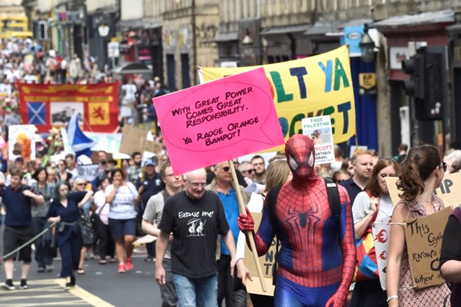 Protesti proti Trumpu tudi na Škotskem: Vsi so dobrodošli razen tebe