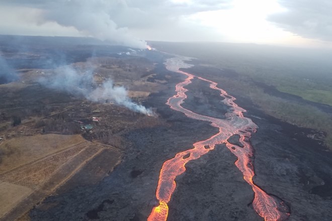 #video »Bomba lave« na Havajih poškodovala 23 turistov 