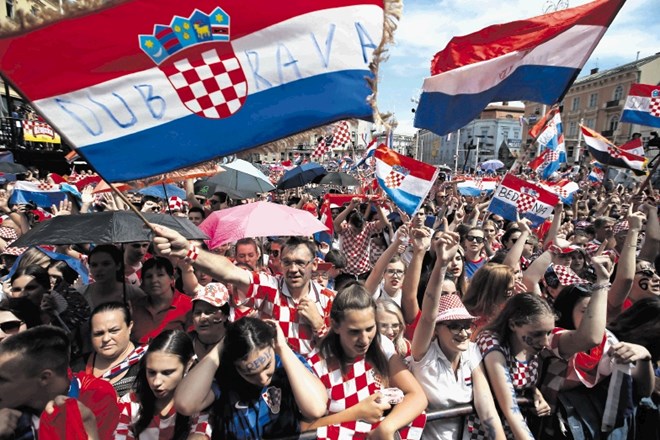 Če se v teh dneh pogovarjate s Hrvati, so razumljivo ponosni na svoje nogometaše.