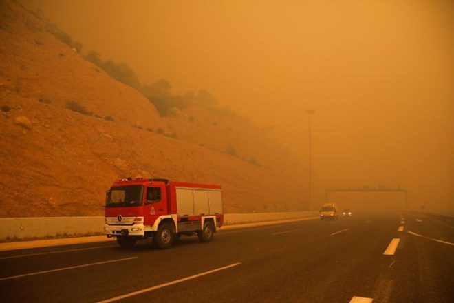 #foto Gozdni požar v Grčiji ušel izpod nadzora