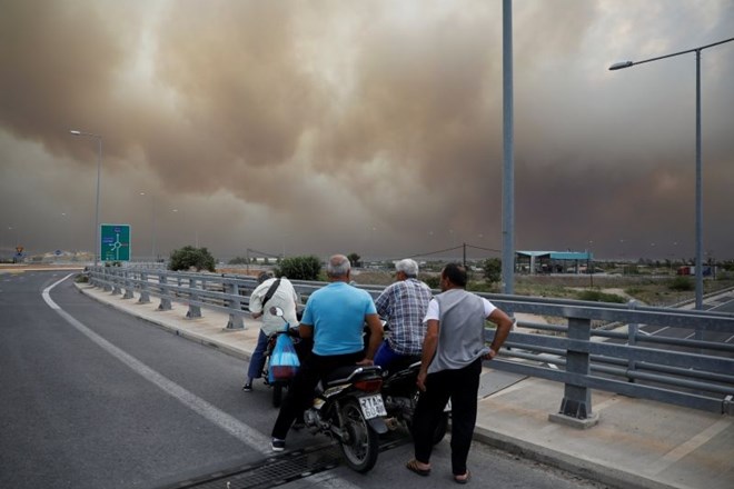 #foto Gozdni požar v Grčiji ušel izpod nadzora