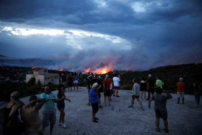 #foto Oranžno nebo nad peklensko Grčijo