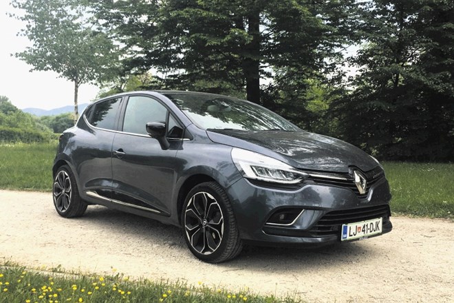 Renault clio (levo) in volkswagen polo že dolgo sodita med najbolj priljubljene avtomobile na slovenskem trgu.