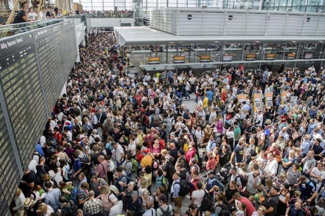 Varnostni incident se je zgodil, ko je na letališču še posebej veliko potnikov. Ta konec tedna so se namreč na Bavarskem...