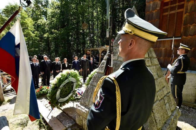 #foto Tradicionalna spominska slovesnost pri Ruski kapelici: Prizadevanje za trajen mir