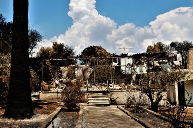Po uničujočem grškem požaru našli še dve trupli