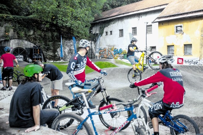 Prvi kolopark v mestu je Mestna občina Ljubljana uredila na degradiranem območju ob Celovški cesti. Poseben kolesarski...