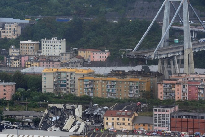 #foto #video V Genovi našteli že več kot 40 žrtev zrušenja viadukta, razglasili izredne razmere 
