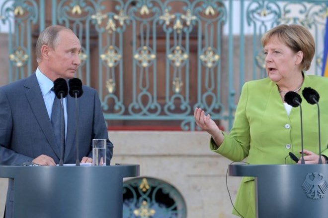Merklova in Putin za zaprtimi vrati tri ure o Siriji in Ukrajini