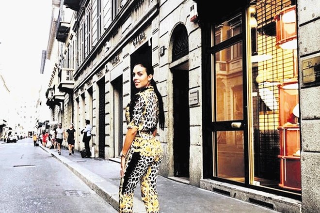 Georgina Rodrigez se veseli bližine milanskih modnih trgovin.