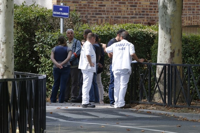 V napadu z nožem v Franciji dva mrtva, en ranjen