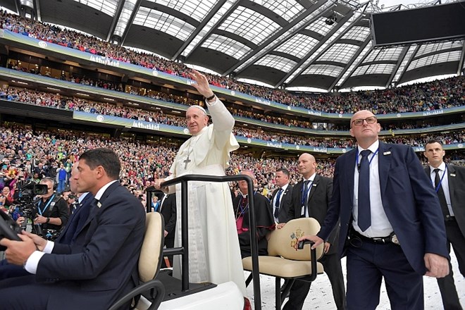 Gre za prvi obisk papeža na Irskem od leta 1979, ko je zeleno deželo obiskal  Janez Pavel II.